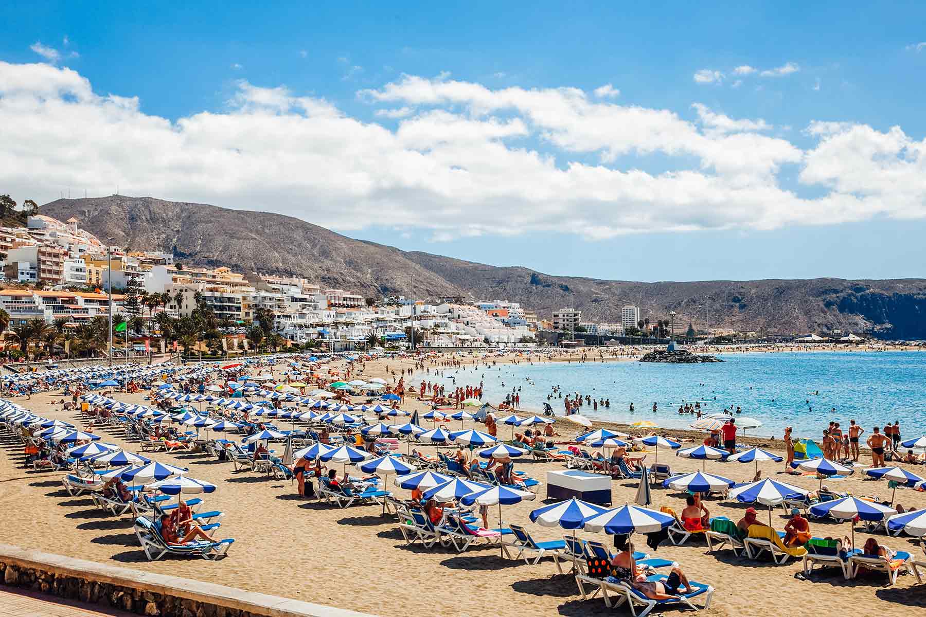 People on the Los Cristianos beach